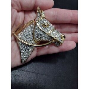**Final Sale** Gold tone horse head brooch
